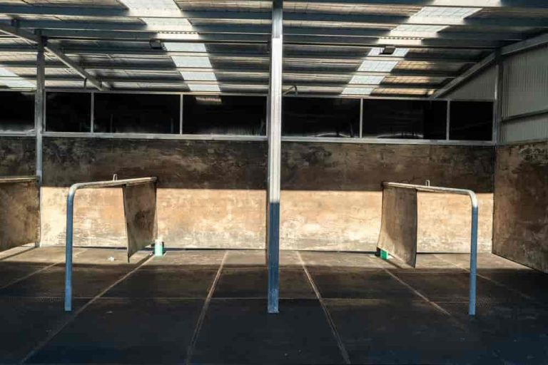 Stable Mat 02