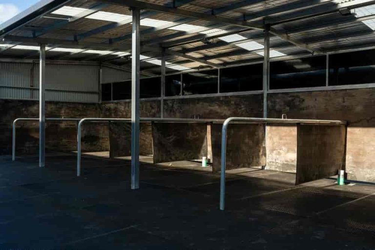 Stable Mat 04