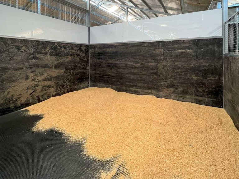 Stable Mat 07
